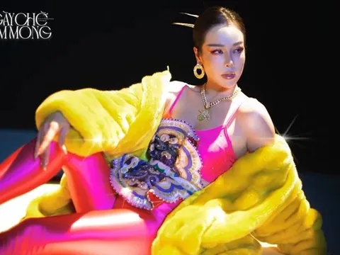 Ca sĩ Nhật Kim Anh bước ra khỏi "vùng an toàn"