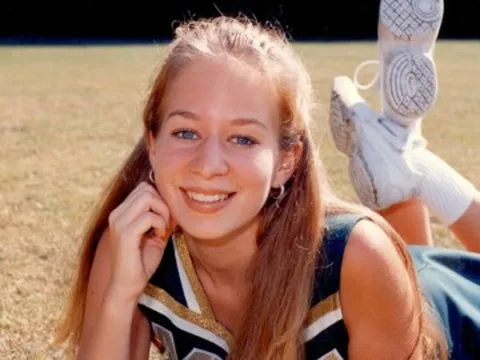 Đêm định mệnh của thiếu nữ trong chuyến du lịch cùng lớp