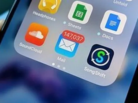 Thông báo "nóng" đến tất cả người dùng iPhone nhận được email có nội dung sau