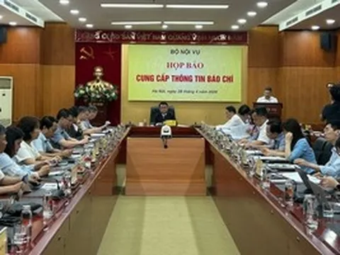 Bộ Nội vụ: Tiếp tục triển khai cải cách chính sách tiền lương theo kết luận của Bộ Chính trị