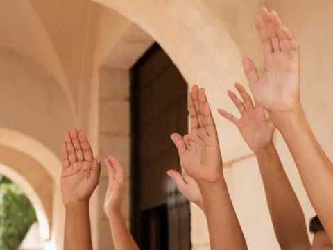 Bí ẩn 90% thế giới thuận tay phải