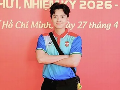 Ca sĩ Ngô Kiến Huy 'lên chức'