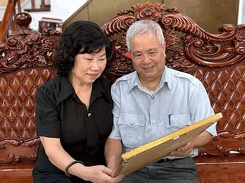 Người lính 30kg trở về từ chiến trường, đi bộ 10km tìm người thương