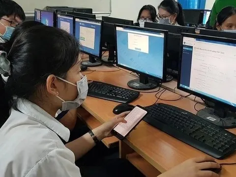 Thi tốt nghiệp trên máy, lộ trình đã có, nhưng hạ tầng có theo kịp?