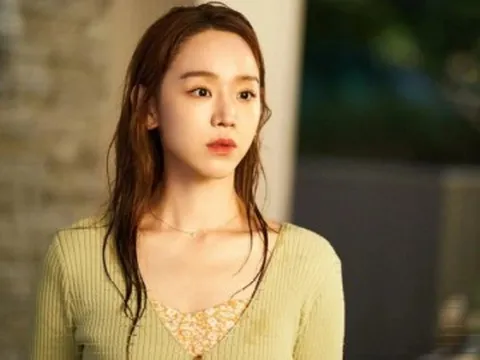 Trả lương giúp việc 10 triệu/tháng tôi vẫn phải nấu cơm, giặt giũ, đang tính đuổi việc thì cô ta đưa ra "bùa hộ mệnh"