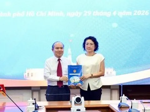 TPHCM: trao quyết định thôi việc theo nguyện vọng cho 2 Phó Giám đốc Sở