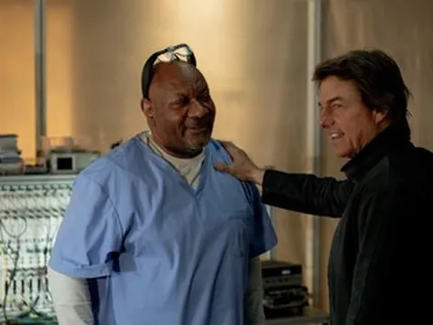 Tài tử 'Nhiệm vụ bất khả thi' đột quỵ trên bàn ăn giữa nhà hàng