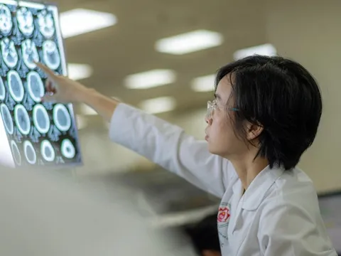 Ngành Y không phải là con đường để 'giàu nhanh'