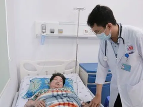 Bị mèo nhà cắn, người phụ nữ nguy kịch