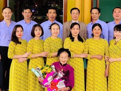 Cụ bà U90 ở Ninh Bình sống kỷ luật khiến nhiều người nể, 40 năm uống 1 loại nước