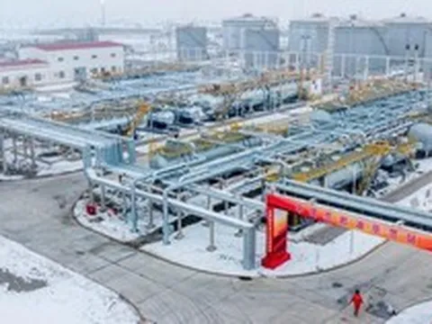 5 đại công xưởng nhận đặc quyền chưa từng có: Dòng dầu khổng lồ từ Trung Đông đang hướng thẳng về tọa độ này