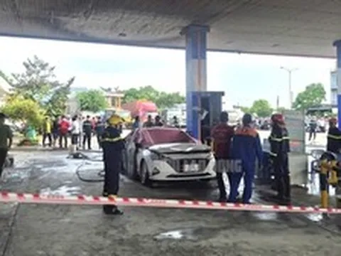 Vụ cháy ô tô ở Đà Nẵng: 2 người thiệt mạng do bỏng và ngạt khí trong xe
