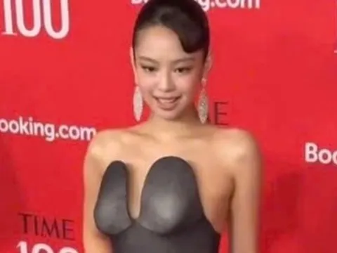 Chiếc váy 'thảm họa' của Jennie