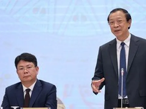 Dùng chung một bộ sách giáo khoa nhưng không giới hạn học liệu