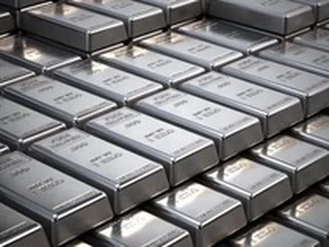 Giá bạc thoát đáy, bật tăng mạnh 6%