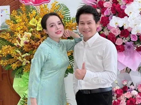 Hoa hậu Mai Phương Thuý như gái 18, NSƯT Lan Anh tình cảm bên Trọng Tấn