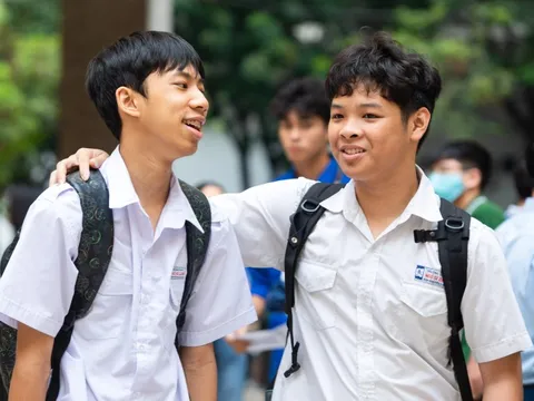 1 chọi 10 để vào lớp Toán trường chuyên Tự nhiên