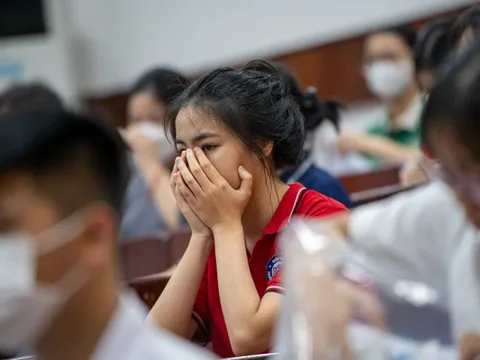 1 chọi 30 để vào khối hot nhất chuyên Sư phạm