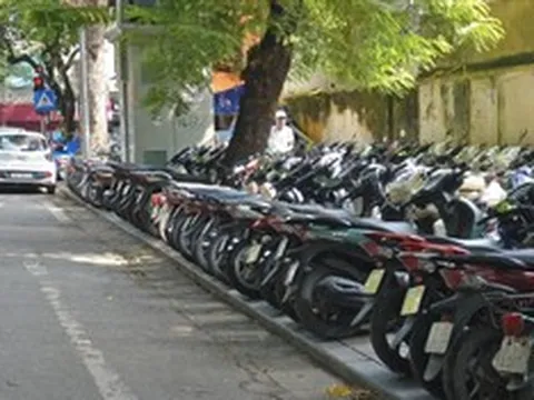 Hà Nội chính thức tăng phí sử dụng vỉa hè để trông xe