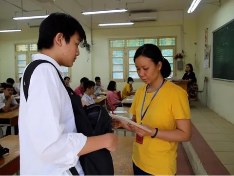 Hà Nội: Giáo viên chấm thi được nhận tiền công cao nhất đến 1,23 triệu đồng/ngày