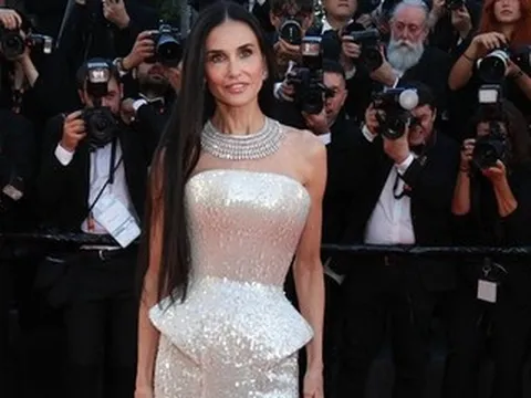 Dàn mỹ nhân lộng lẫy đến choáng ngợp ở thảm đỏ Cannes