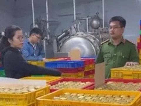 Triệt phá đường dây sản xuất nước yến, yến sào giả quy mô lớn