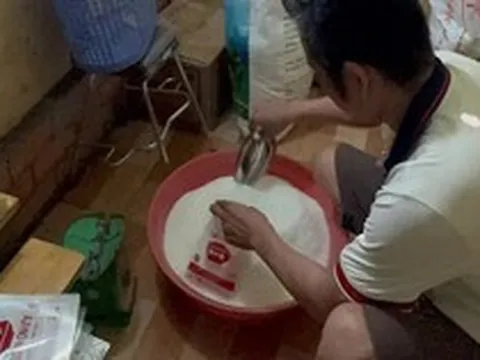 Đột kích một kho hàng, công an phát hiện đường dây sản xuất bột ngọt Ajinomoto giả, hơn 4 tấn đã tuồn ra thị trường