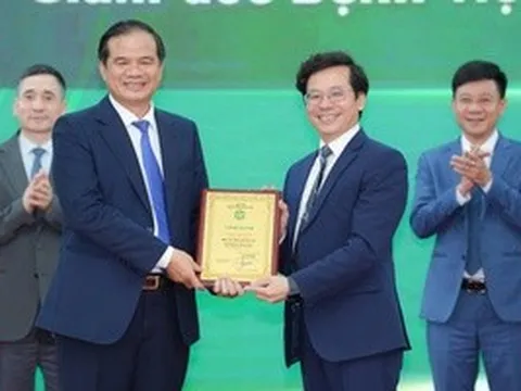 Lần đầu một bệnh viện vinh danh 329 chuyên gia, bác sĩ tài năng