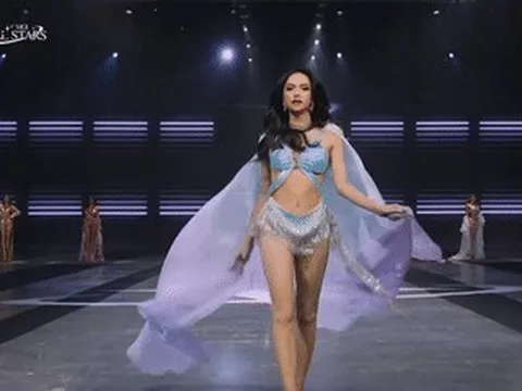 Hương Giang bốc lửa diễn bikini, đoạt giải ngay đêm khai mạc MGI All Stars 2026