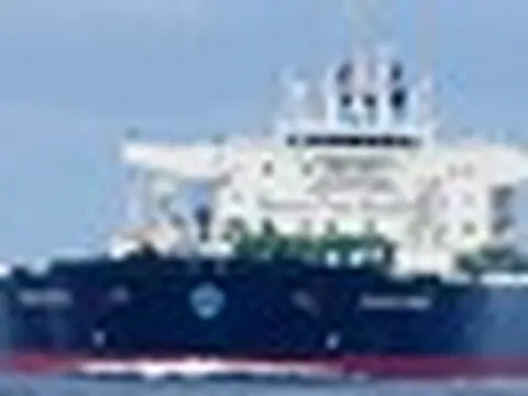 Phát hiện một tàu chở dầu vừa được Iran ‘bật đèn xanh’ đi qua Hormuz: Chở 2 triệu thùng dầu hướng thẳng đến một quốc gia châu Á