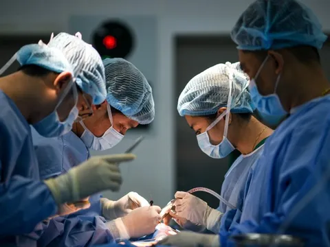 Hàng loạt trường Y tăng học phí, thậm chí gấp đôi