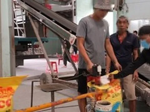 Bên trong đường dây sản xuất phân bón giả nhãn hiệu nổi tiếng