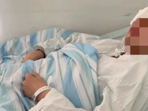 Can ngăn học sinh đánh nhau, cô giáo ở Trung Quốc trọng thương