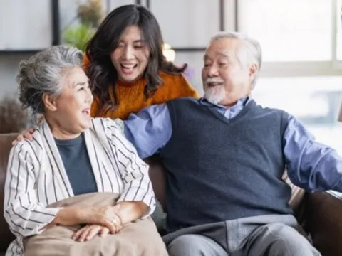 Chỉ khi về già tôi mới thấm: Để sống hòa thuận với con cái, 4 câu nói dù đúng nhưng đừng bao giờ nói quá nhiều
