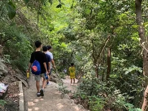 Phụ huynh cuống cuồng tìm nơi gửi con nghỉ hè, cho đi đâu cũng thấy lo