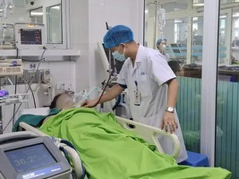 Hai người đàn ông nhập viện vì sốc nhiệt giữa đợt nắng nóng gay gắt