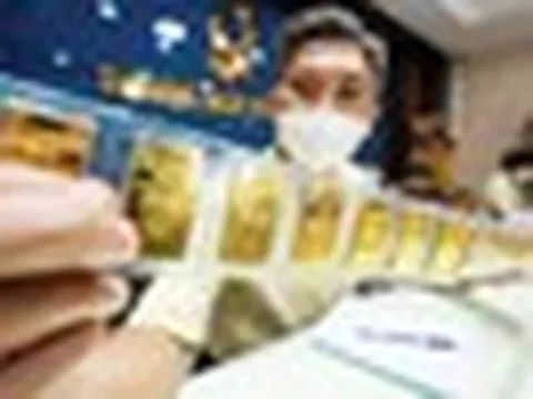 Giá vàng hôm nay 27/5 "đổ đèo", vàng miếng SJC rơi về mức thấp nhất trong nhiều tuần qua