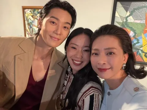 Ngô Thanh Vân chung khung hình với Park Seo Joon