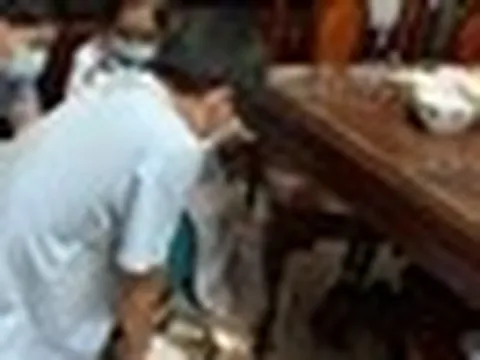 Hóc thịt khi ăn tối, cụ bà 81 tuổi ngừng tim