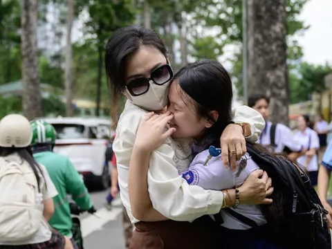 'Sắc màu cảm xúc' của thí sinh TP.HCM sau buổi thi lớp 10 môn Văn