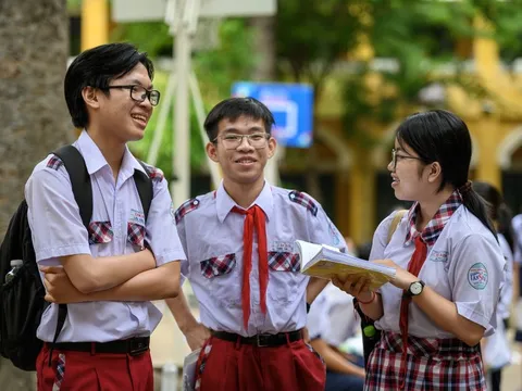 Đề thi và gợi ý đáp án môn Toán lớp 10 tại TP.HCM