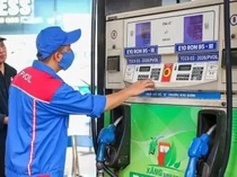 Xăng E10 có thể giảm gần 1.500 đồng/lít, sắp có cơ chế giá riêng