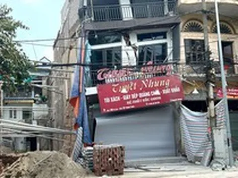 Đào móng khiến nhà hàng xóm nứt toác, nguy cơ sập đổ