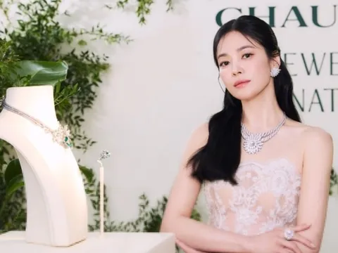 Song Hye Kyo góp mặt tại triển lãm trang sức cao cấp Chaumet