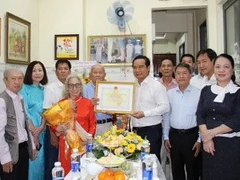 Lãnh đạo TPHCM mừng thọ người cao tuổi tiêu biểu