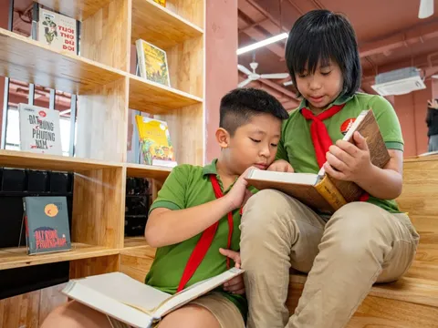 Từ nào vừa chỉ đồ ăn, vừa là hành động?