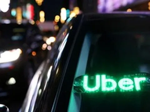 Vừa kinh doanh khách sạn, vừa đặt cược 10 tỷ USD vào Robotaxi: Uber đang âm mưu điều gì?