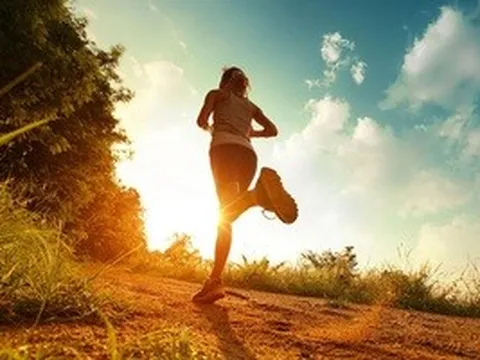 Tập luyện dưới trời nắng nóng: Hãy ăn 1 muỗng này