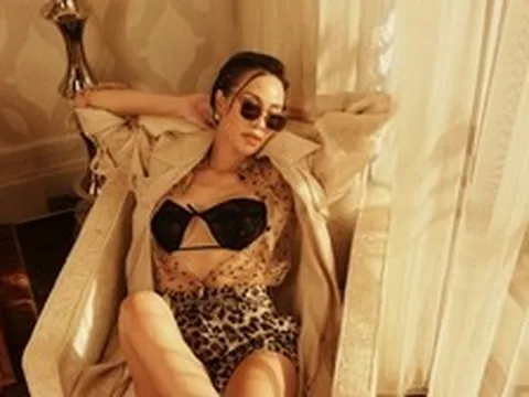 Hậu ly hôn chồng Tây, một siêu mẫu 9X ngày càng quyến rũ, sống cùng con trai trong nhà thuê 200m2 ở TP.HCM