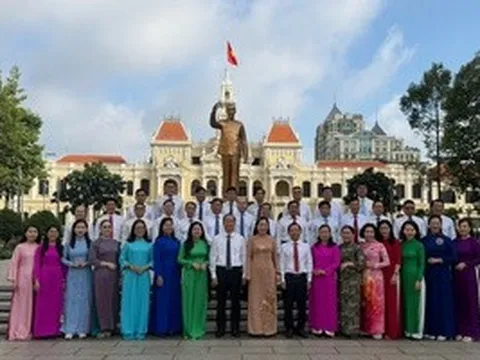 Tuyên dương các tập thể, cá nhân tiêu biểu trong học tập và làm theo lời Bác